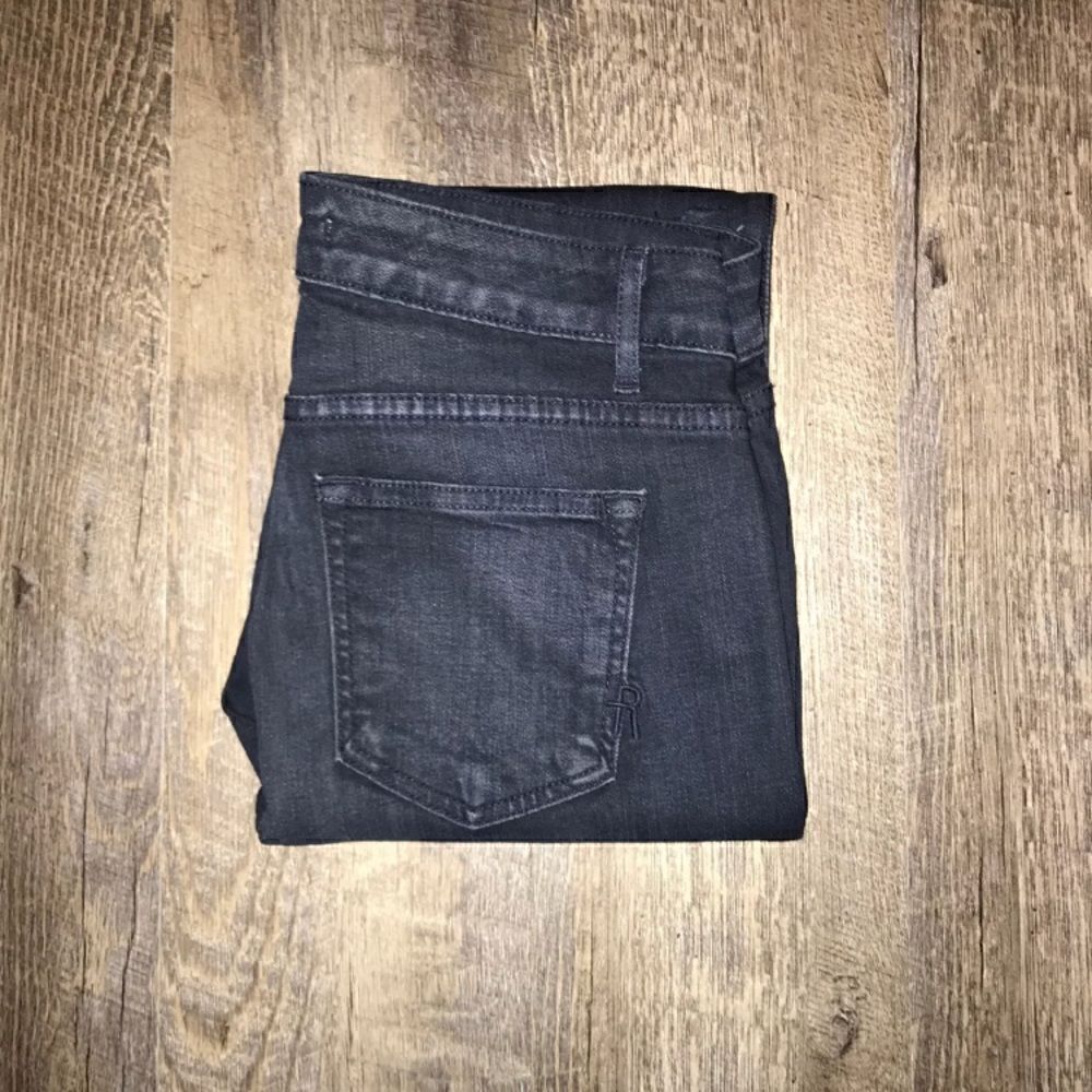 Rich And Skinny Jeans- Size 26